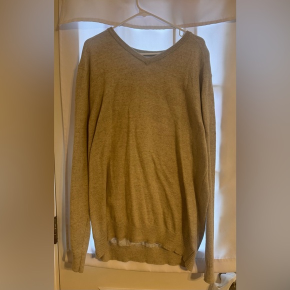 Fairlane & Sons Other - Men's V-Neck Sweater in Light Brown